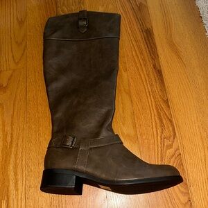 Solanz Boots - Women’s Size 9